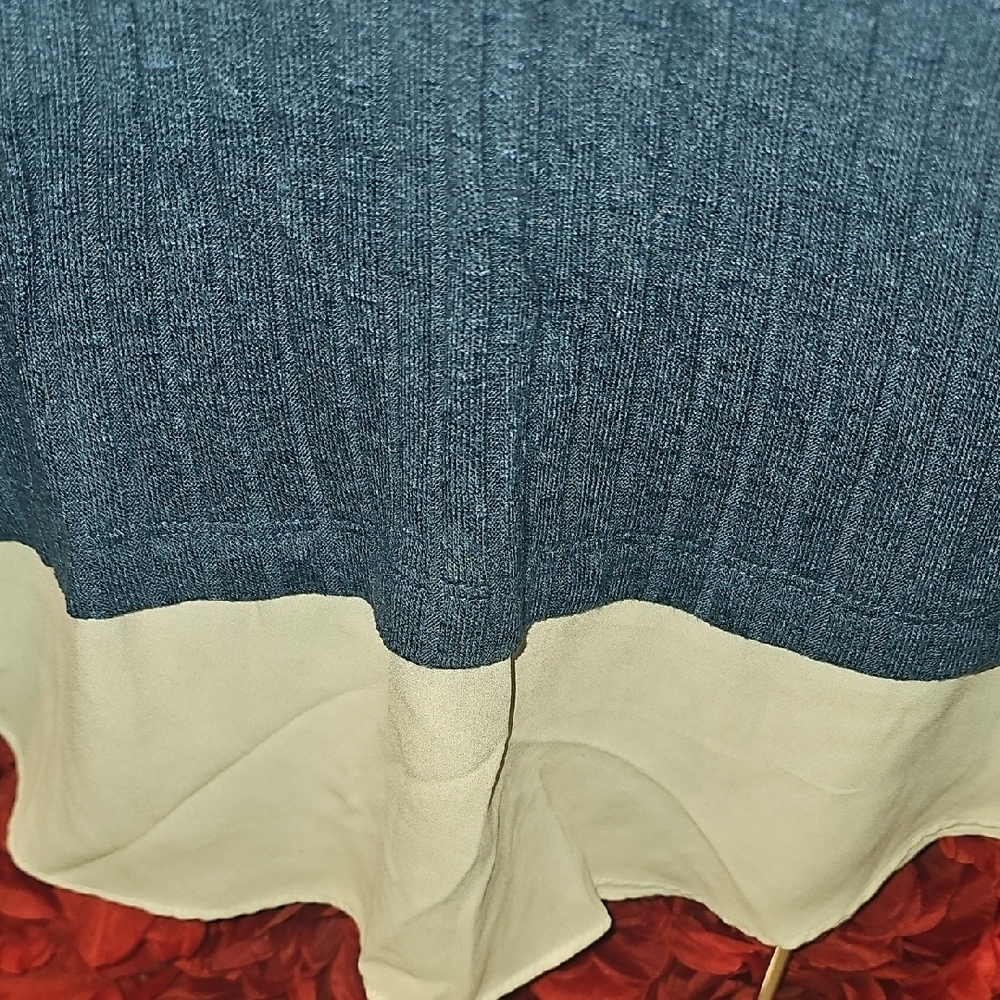 AB Studio Women's Blue Ribbed Ruffled Layered Look Blouse Size Large - Picture 4 of 6